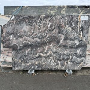 Confusion Dark Satinato - 97 Last Slab