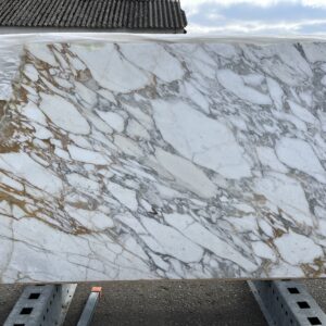 Calacatta Vagli Oro - Honed - 341